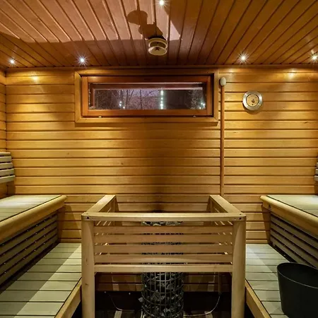 Lumikki - 8 Henkiloelle, Luoteis-himos Ski-in/out, 121m²