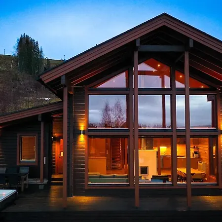 Lumikki - 8 Henkiloelle, Luoteis-himos Ski-in/out, 121m² *