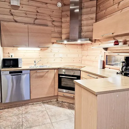 Lumikki - 8 Henkiloelle, Luoteis-himos Ski-in/out, 121m² Villa
