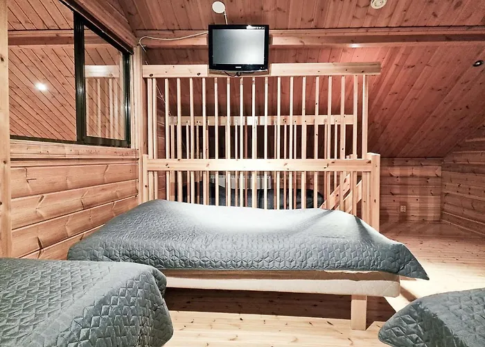 Lumikki - 8 Henkiloelle, Luoteis-himos Ski-in/out, 121m² Villa Jämsä