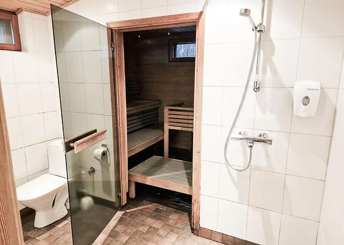 Lumikki - 8 Henkiloelle, Luoteis-himos Ski-in/out, 121m² Villa Jämsä