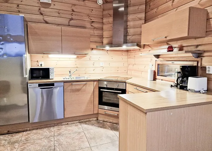 Lumikki - 8 Henkiloelle, Luoteis-himos Ski-in/out, 121m² Villa